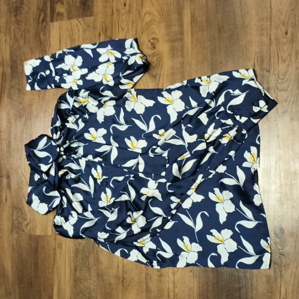 Giovanna Nicolai Blue and White Iris Top ZZZ